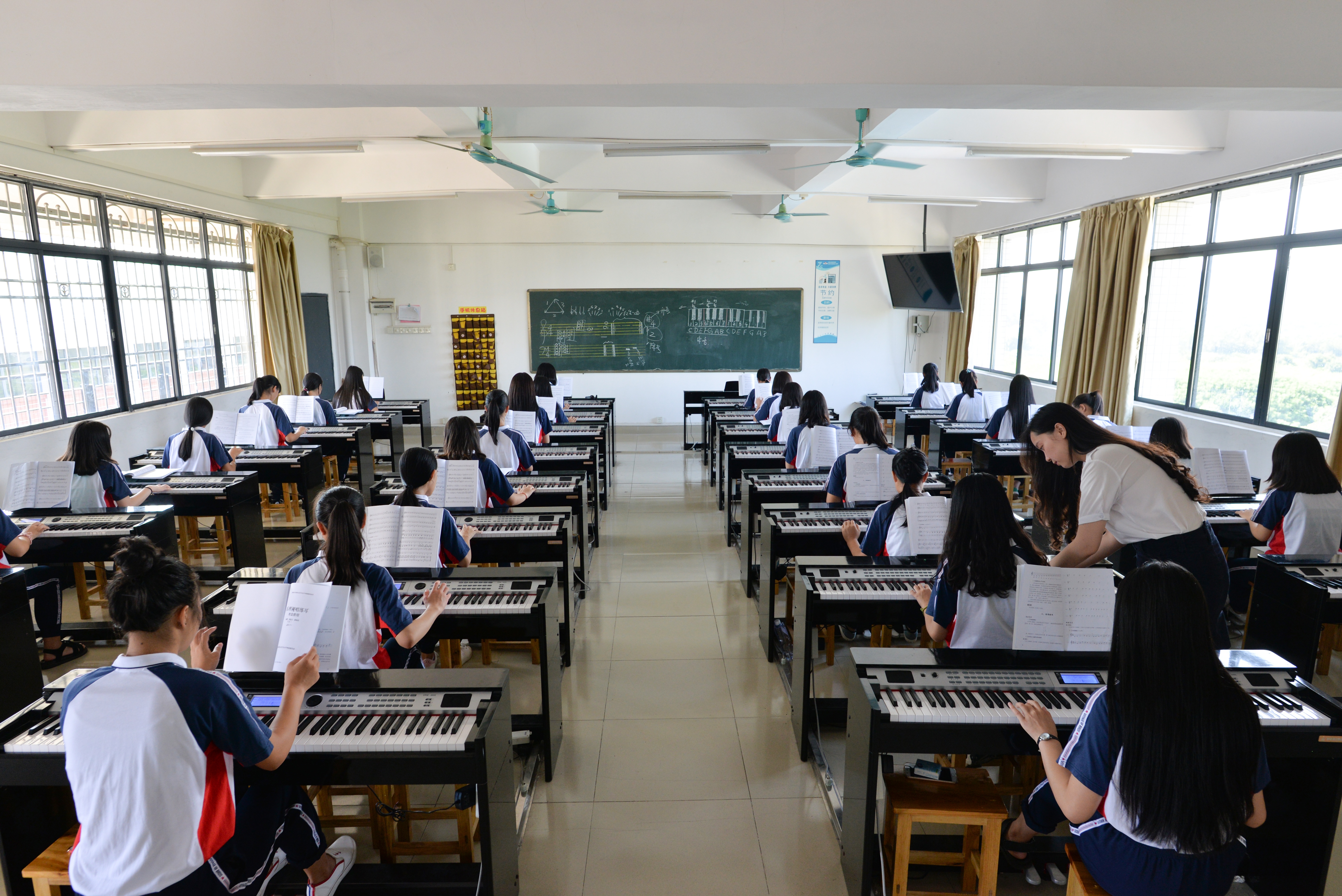 琴法实训室(1).JPG